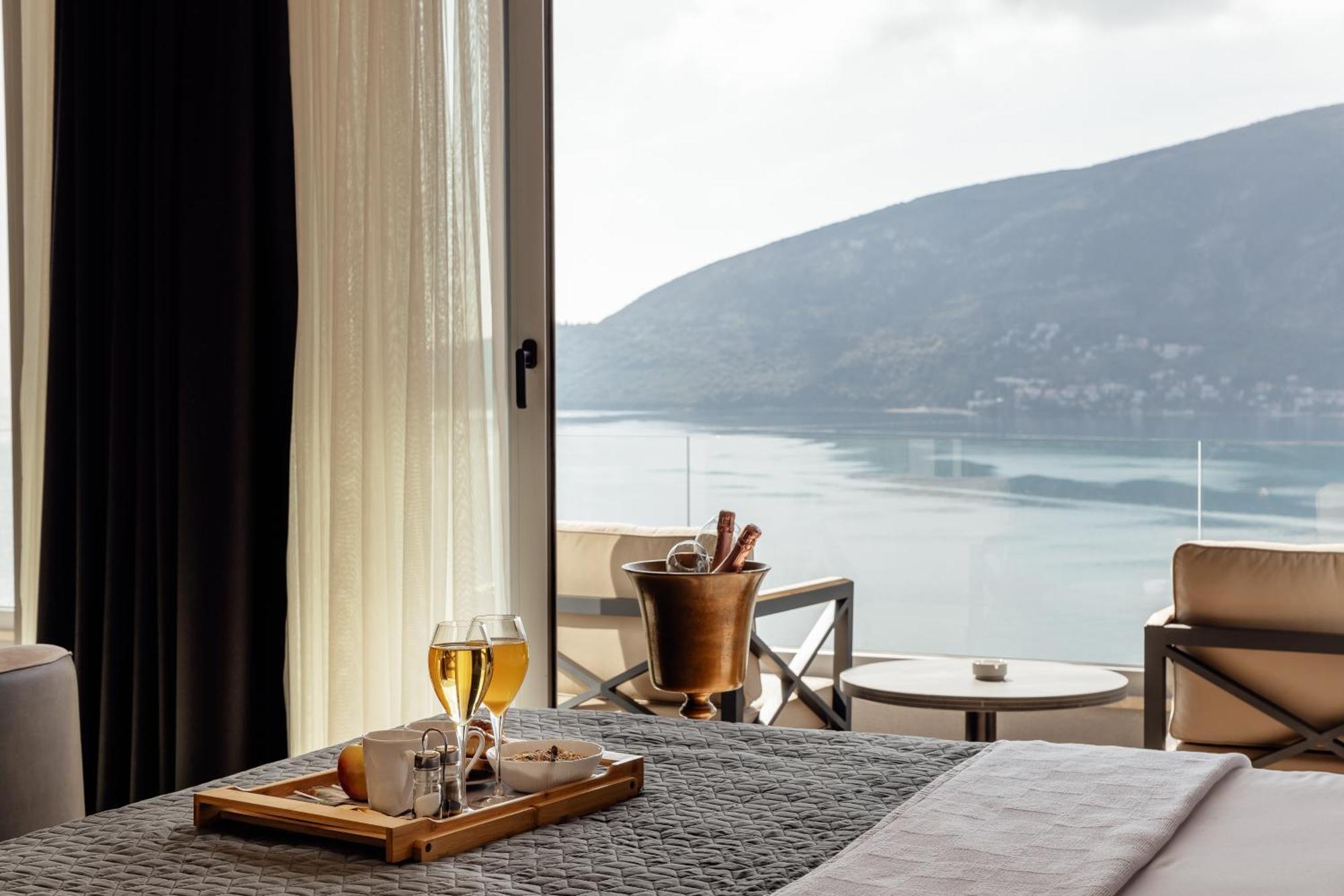 Garni Hotel Kruso Herceg Novi Extérieur photo