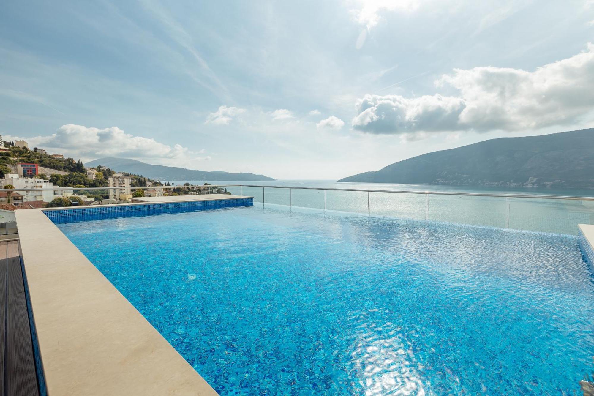 Garni Hotel Kruso Herceg Novi Extérieur photo
